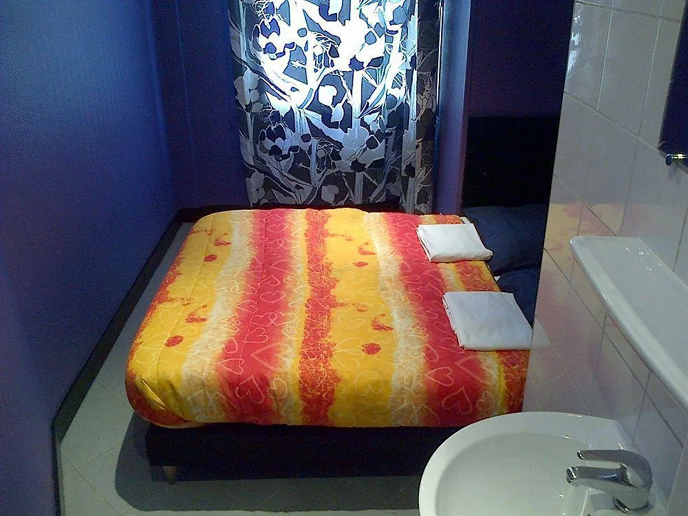 Peace & Love Hostel Paris 0*,