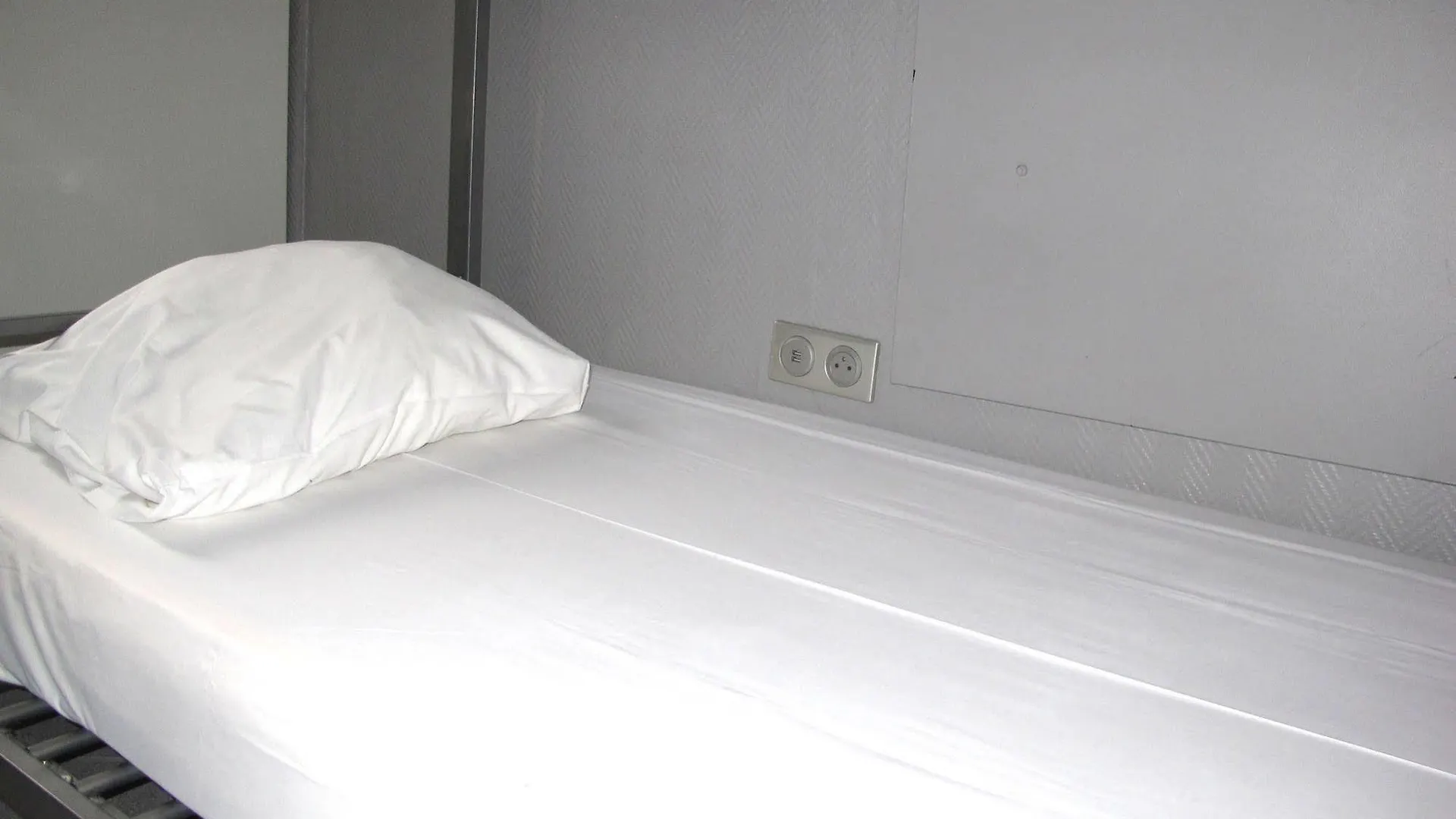 Peace & Love Hostel Paris 0*,