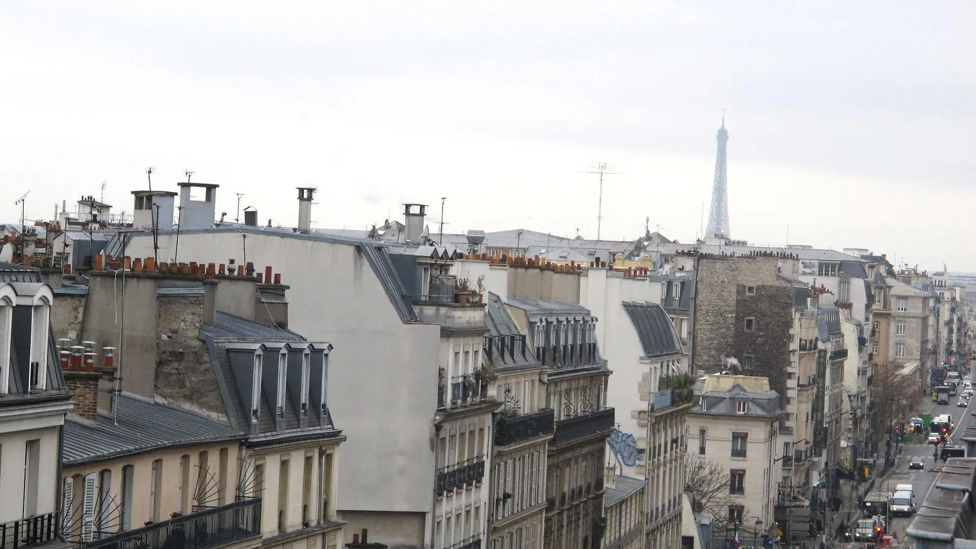 Peace & Love Hostel Paris France